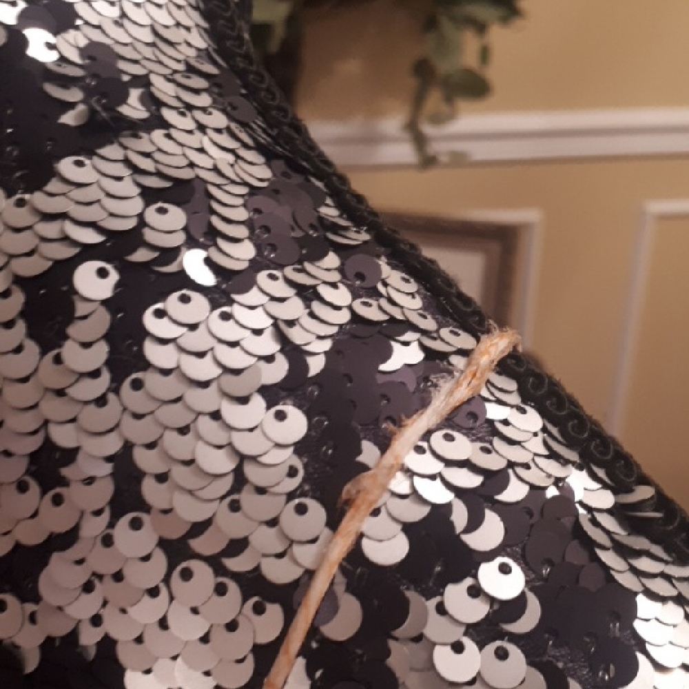 Elegant Cream Silk Evening Gown - Picture 10 of 11
